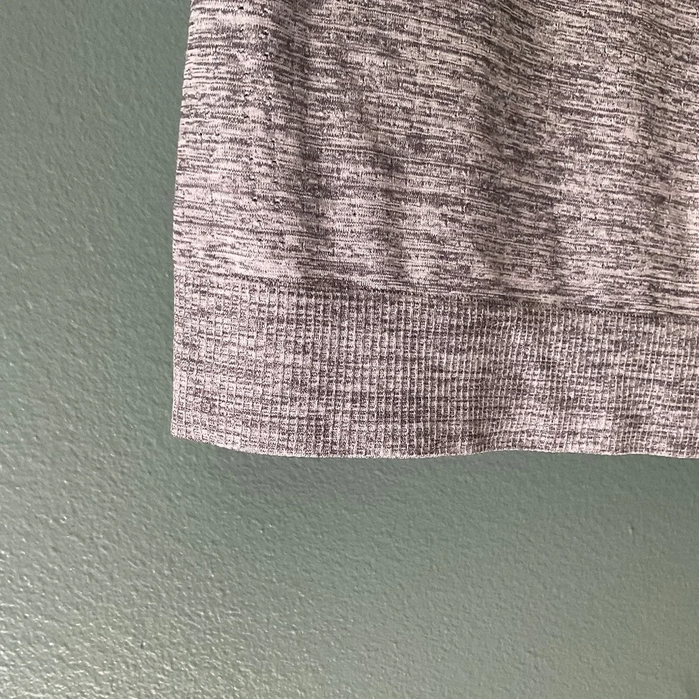 Altheta Seamless Heather Tank! / NWT!!  🥳 - Picture 5 of 10